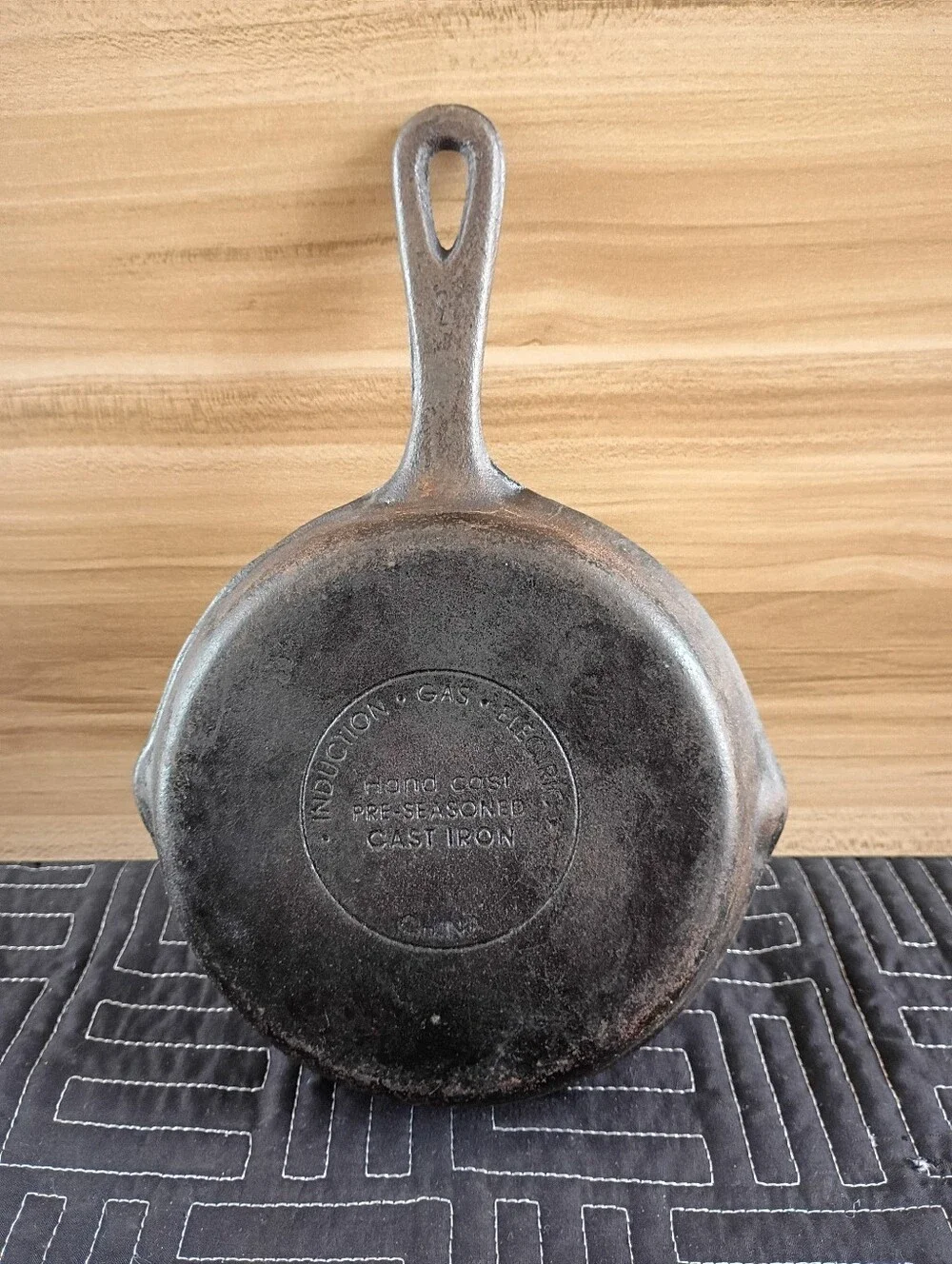 Cast Iron Skillet in Dark Gray - Classic Home Kitchen Fry Pan